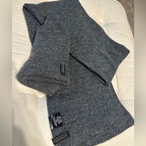 Perry Ellis Portfolio Charcoal Gray Scarf